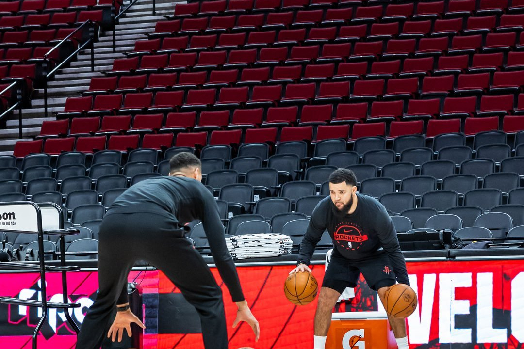 半岛体育APP-14个选秀权,还有多个可被交易球员!交易截止日前火箭会有动作吗